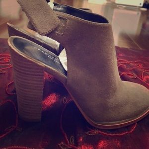 Kenneth Cole Heels/ Booties